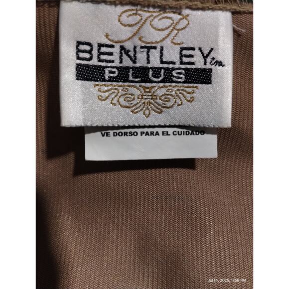 Bentley Plus Women's 1X Southwest Western Painted Aztec Fringe Country Vest - Picture 11 of 12